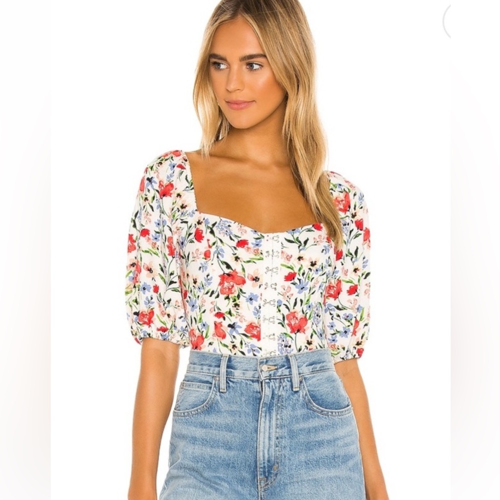 ASTR floral top with sleeves